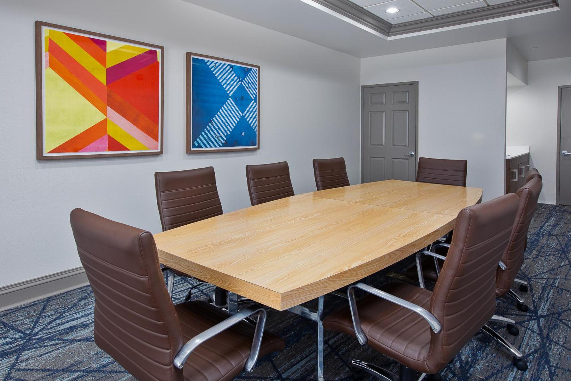 Holiday Inn Express & Suites Milwaukee Nw - Park Place By Ihg Luaran gambar