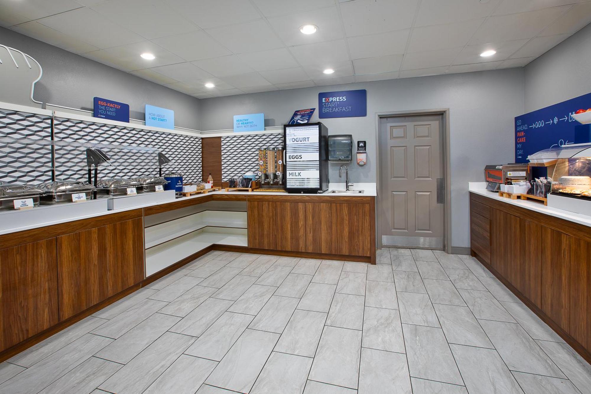 Holiday Inn Express & Suites Milwaukee Nw - Park Place By Ihg Luaran gambar