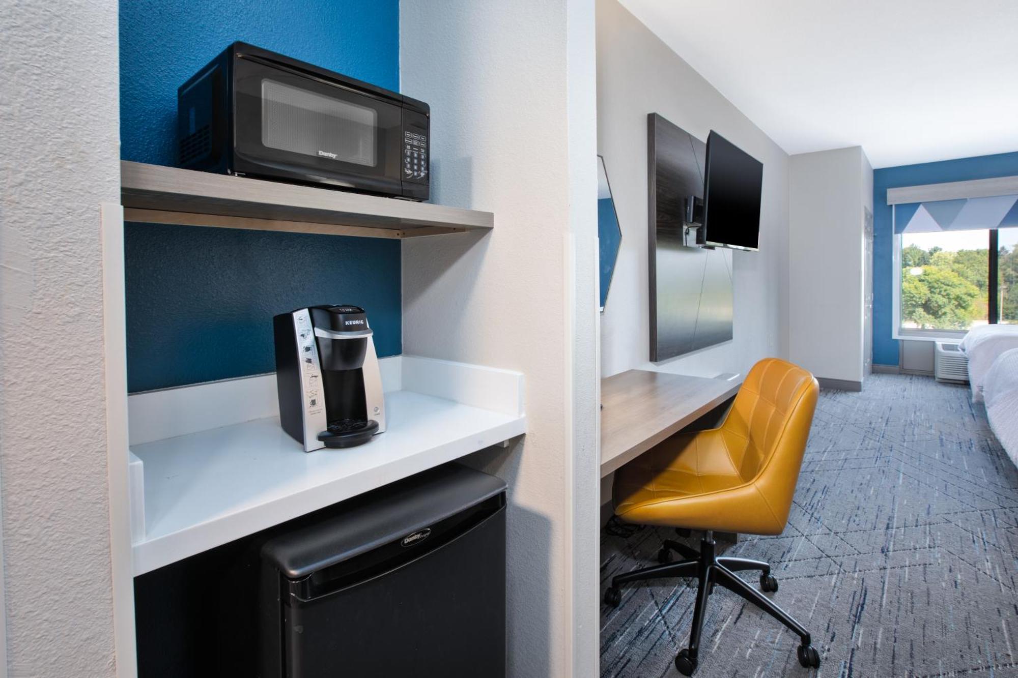Holiday Inn Express & Suites Milwaukee Nw - Park Place By Ihg Luaran gambar