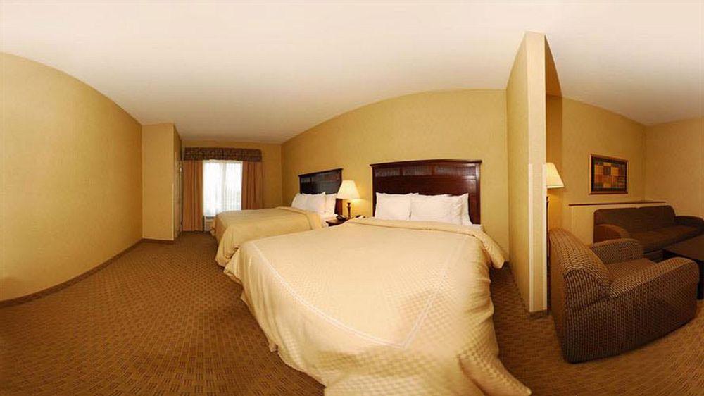 Holiday Inn Express & Suites Milwaukee Nw - Park Place By Ihg Luaran gambar