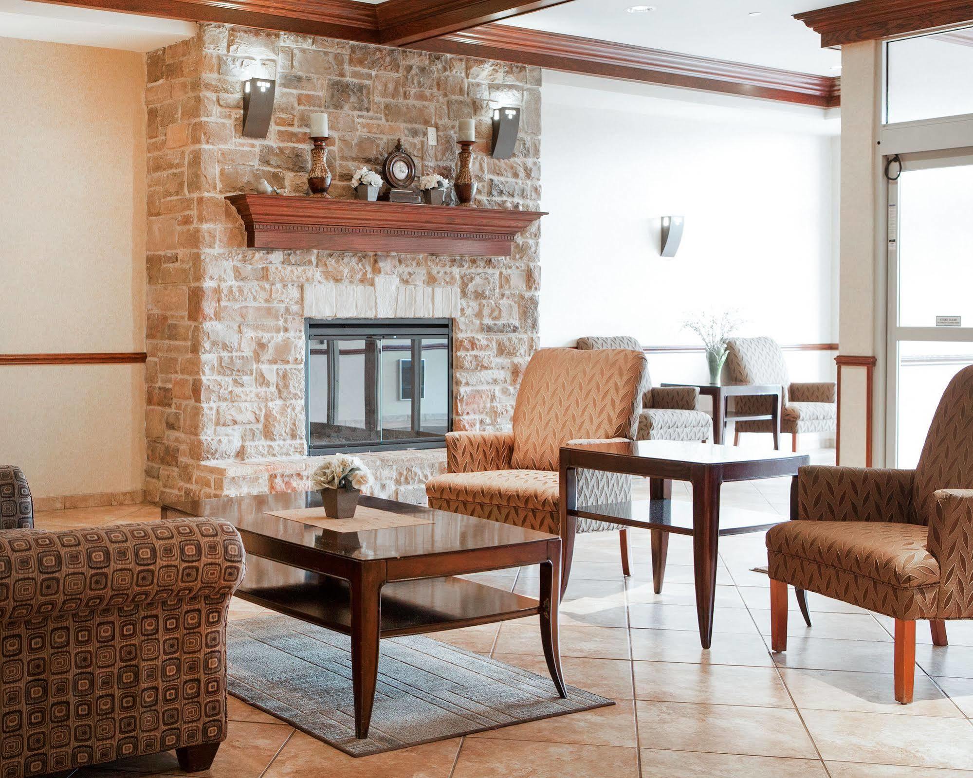 Holiday Inn Express & Suites Milwaukee Nw - Park Place By Ihg Luaran gambar