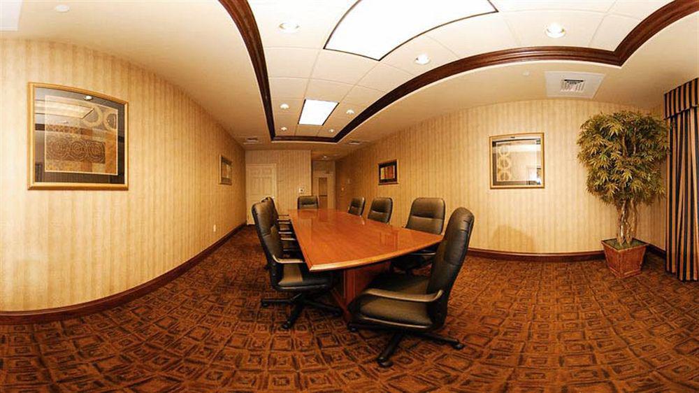 Holiday Inn Express & Suites Milwaukee Nw - Park Place By Ihg Luaran gambar